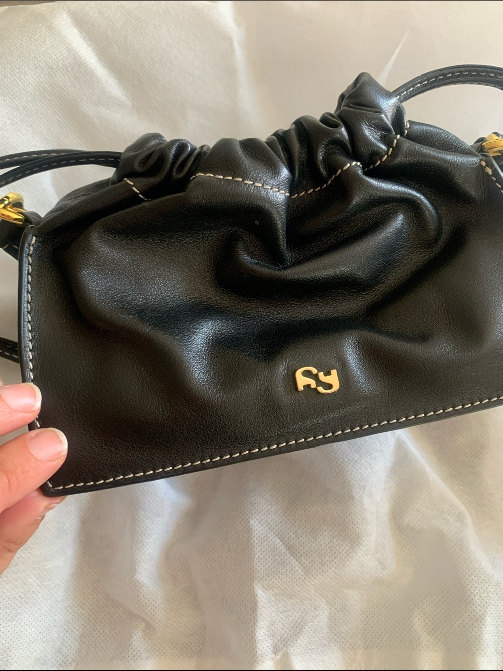 Yuzefi Crossbody with handle - Picture 9 of 9